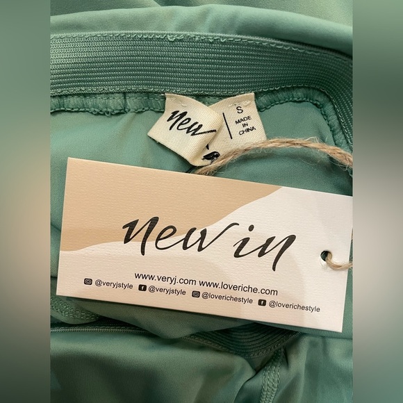 Chic Mint Green Dress by New In NWT Small - Picture 7 of 8